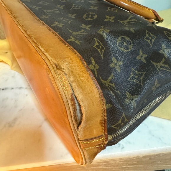 Louis Vuitton Brown Monogram Handbag - Picture 9 of 16